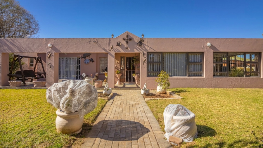 3 Bedroom Property for Sale in Kroonheuwel Free State
